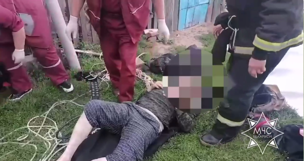 В Слонимском районе мужчина упал в 6-метровый колодец