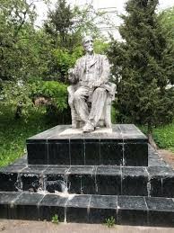 Памятник Мичурину