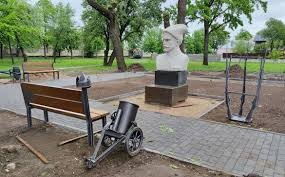 Памятник Чапаеву