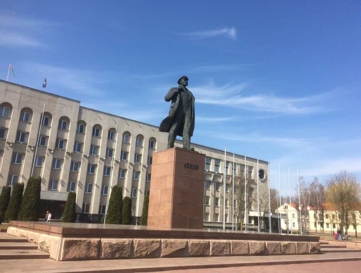 Памятник Ленину