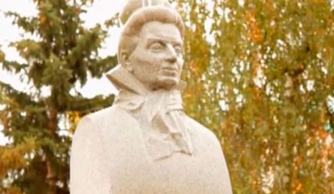 Памятник Элизе Ожешко